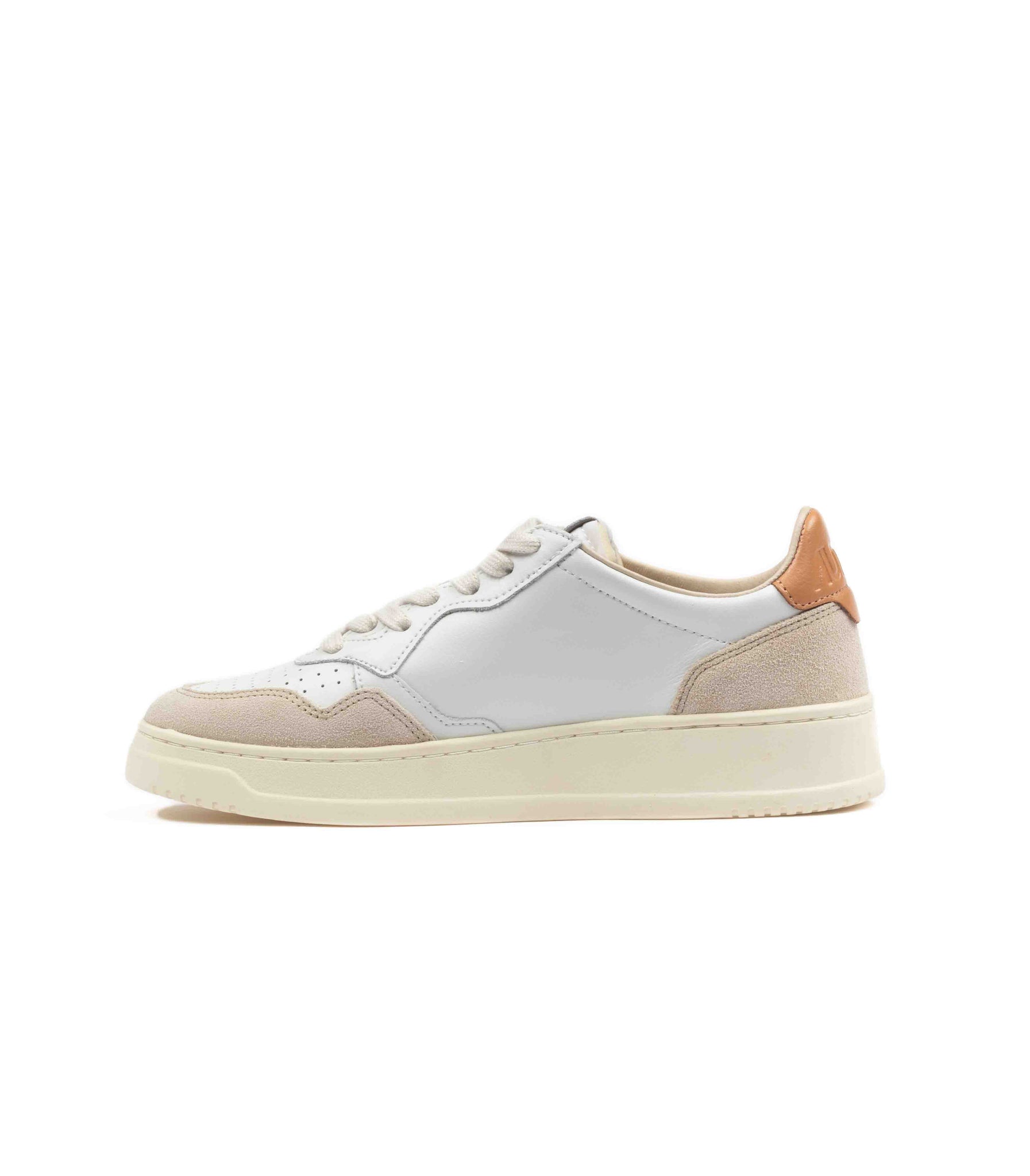 Autry Medalist Low Leather Suede White Sandstorm Women